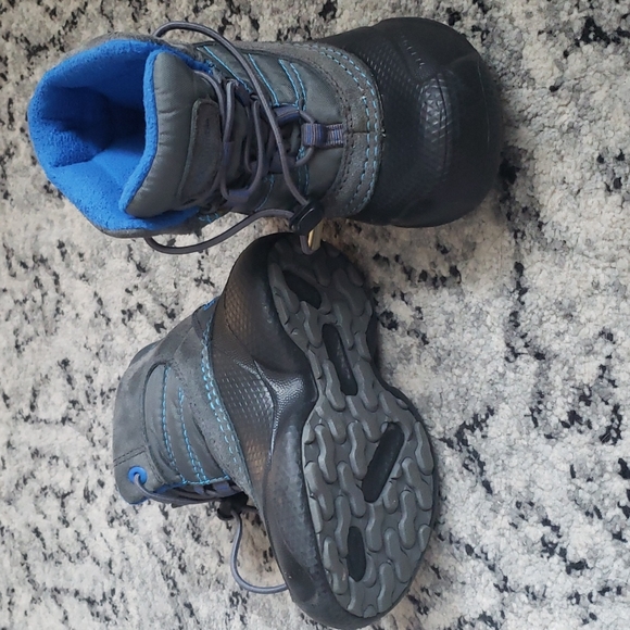 Columbia snow boots toddler size 7 - Picture 3 of 4